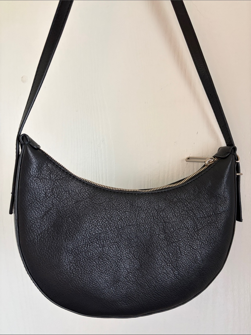 New Amstredam Leatherworks Silas Crossbody - Picture 4 of 9